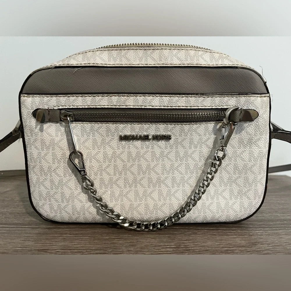 Michael Kors Gray Silver Crossbody Bag with Chain Detail - Picture 1 of 8